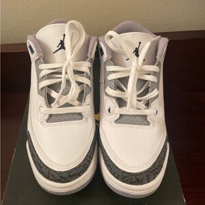 Jordan 3 Retro in White and Midnight Navy